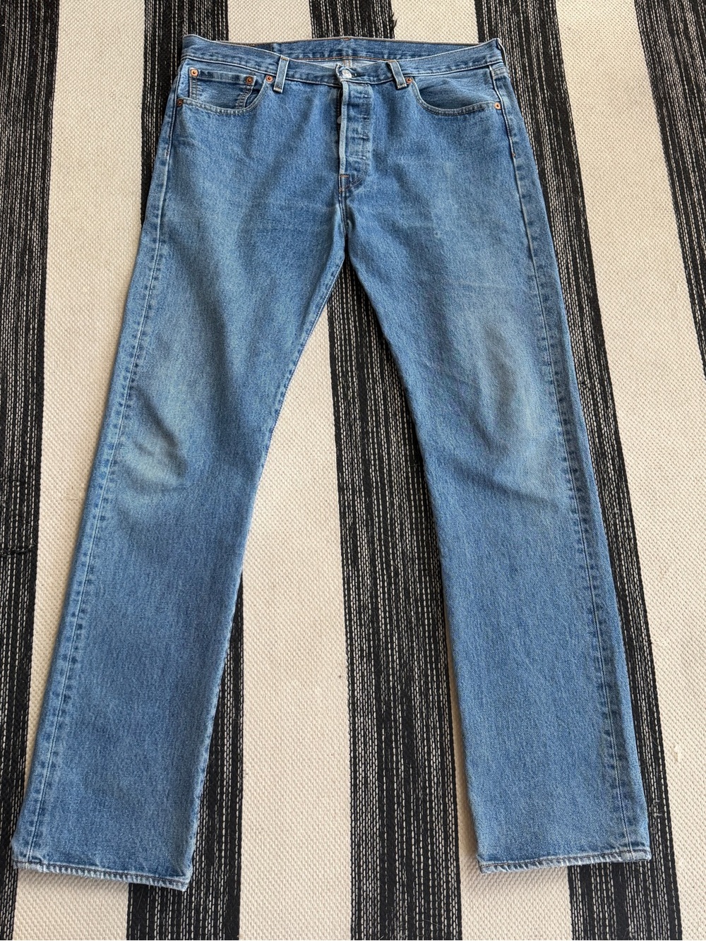 Levi's 501 Men's Original Button Fly Straight Leg Jeans with Vintage Wash 34/34